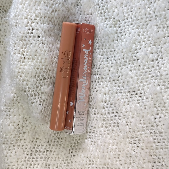 Ciaté LONDON Wonderwand Demi-shine Gloss Lipstick in Wanderlust, 0.8g/0.… - Picture 2 of 11